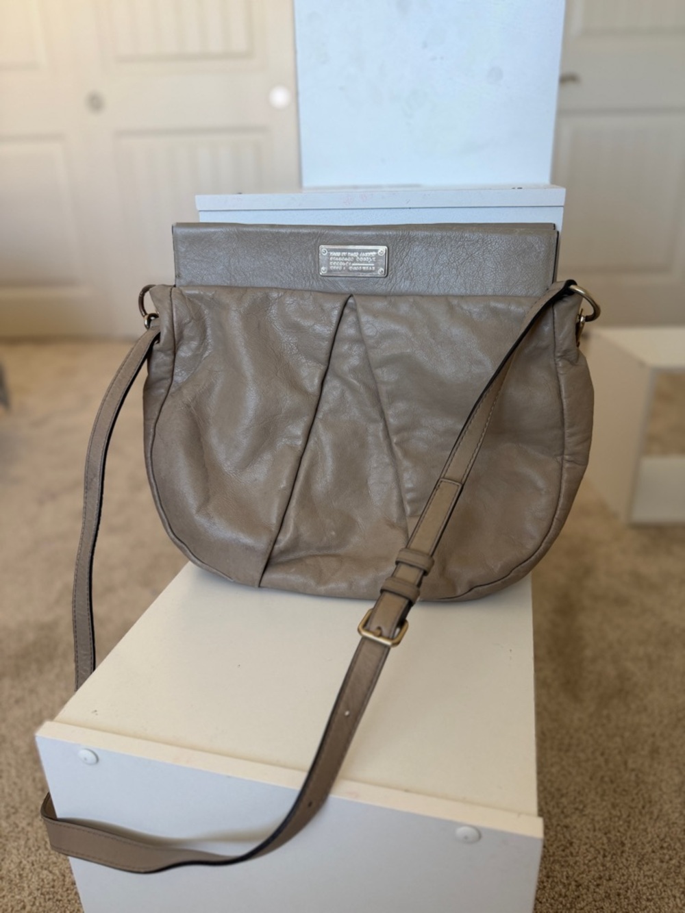 Marc by Marc Jacobs Taupe Gray Leather Crossbody Shoulder Bag
